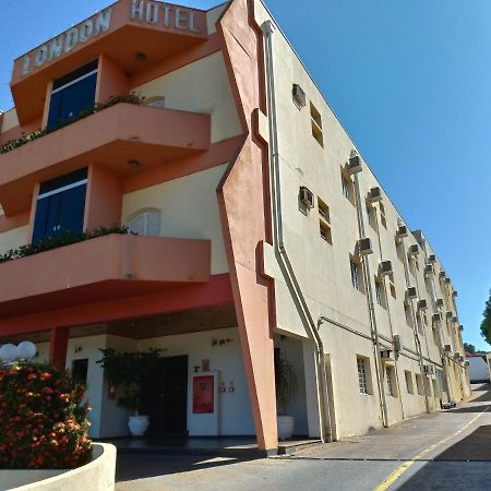 Hotel London أراراكوارا المظهر الخارجي الصورة